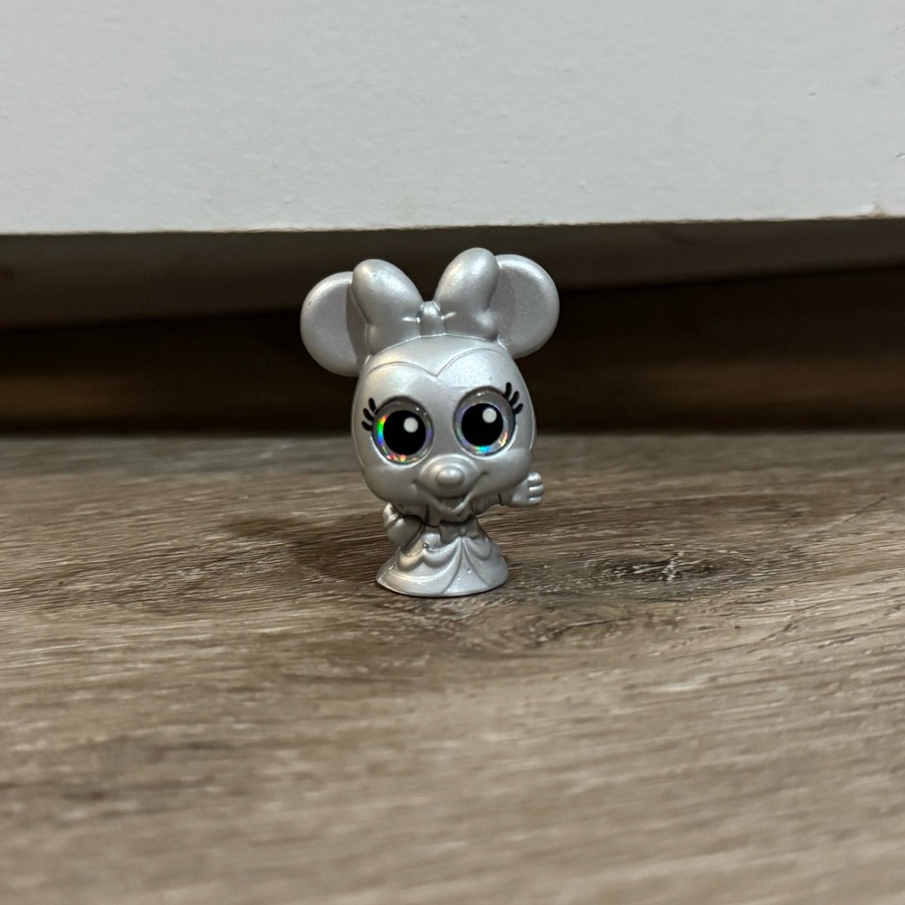 Disney Doorables Celebration of Wonder Silver Minnie Mouse Figure